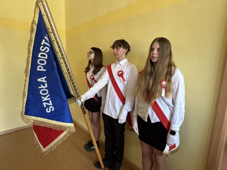 UROCZYSTY APEL Z OKAZJI ŚWIĄT MAJOWYCH 